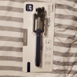 Vivitar 42" Selfie‎ Stick with Built-in Shutter NIB